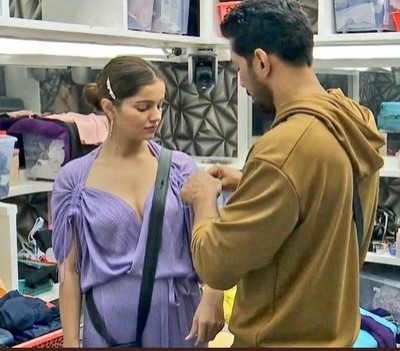 Bb14 Major Showdown Hina Khan Refuse To Give Clothes To Rubina Dilaik In Reality Show Rubina dilaik shared this image. give clothes to rubina dilaik