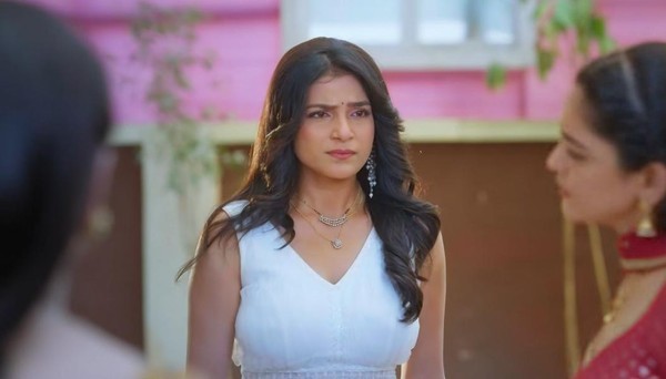 Udne Ki Aasha: Roshi...