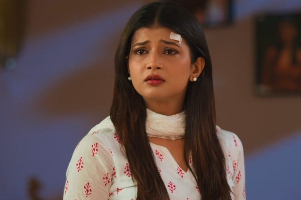 Yrkkh: Abhira Breaks...