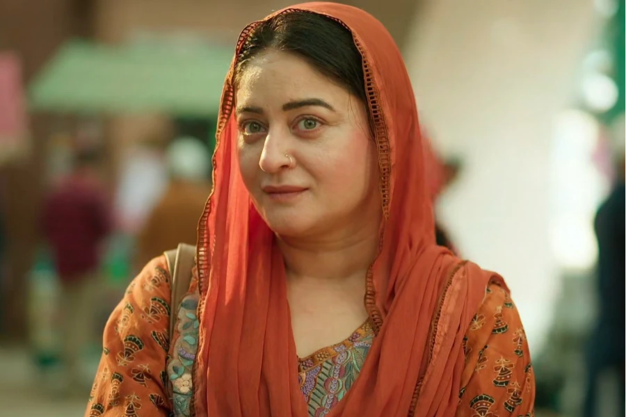 Mahhi Vij Leaves Seh...