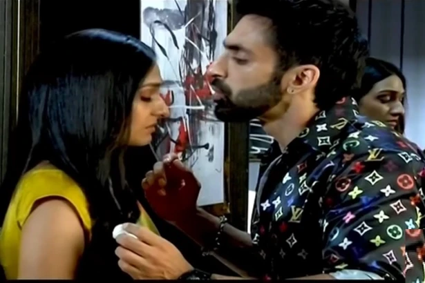 Dr. Aarambhi: Bathro...